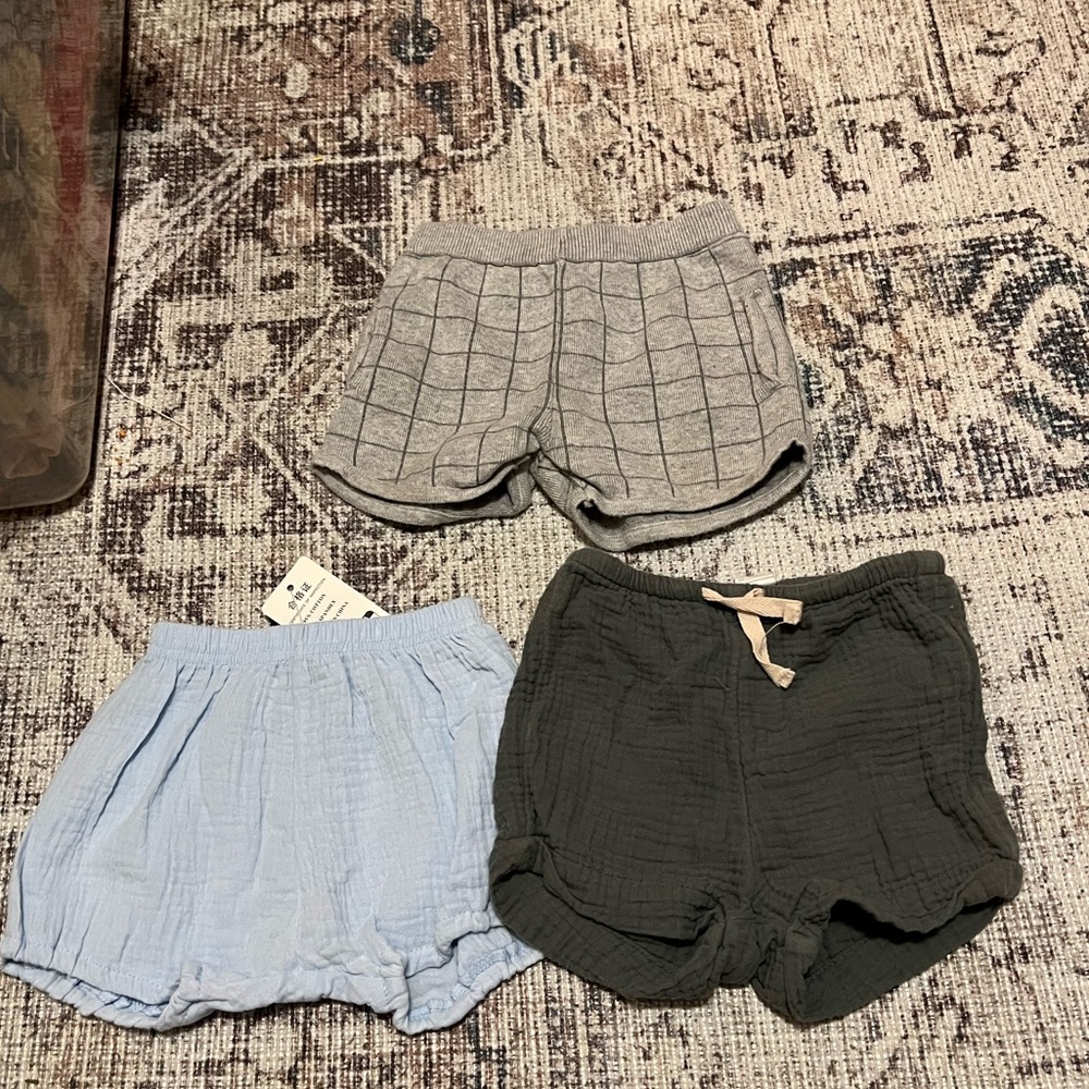 3 shorts H&M Zara 12M - Picture 1 of 4